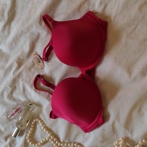 NWT VS bra